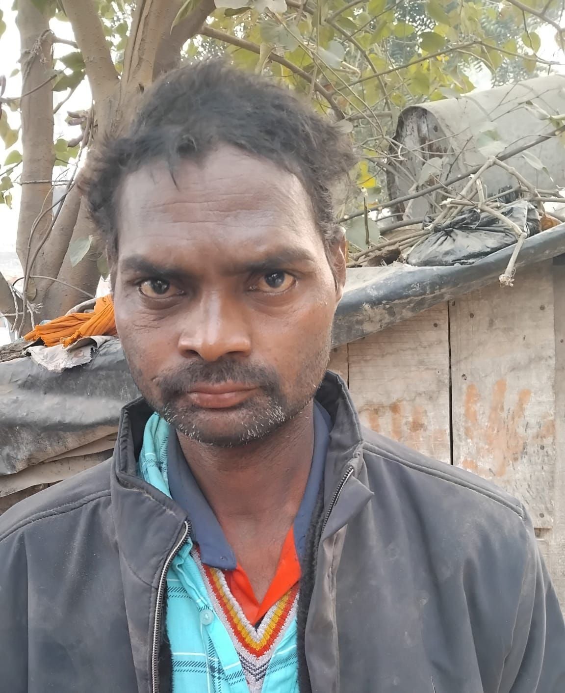 रामजतन उर्फ नन्हें की फाइल फोटो व मामले की जानकारी लेती पुलिस। संवाद