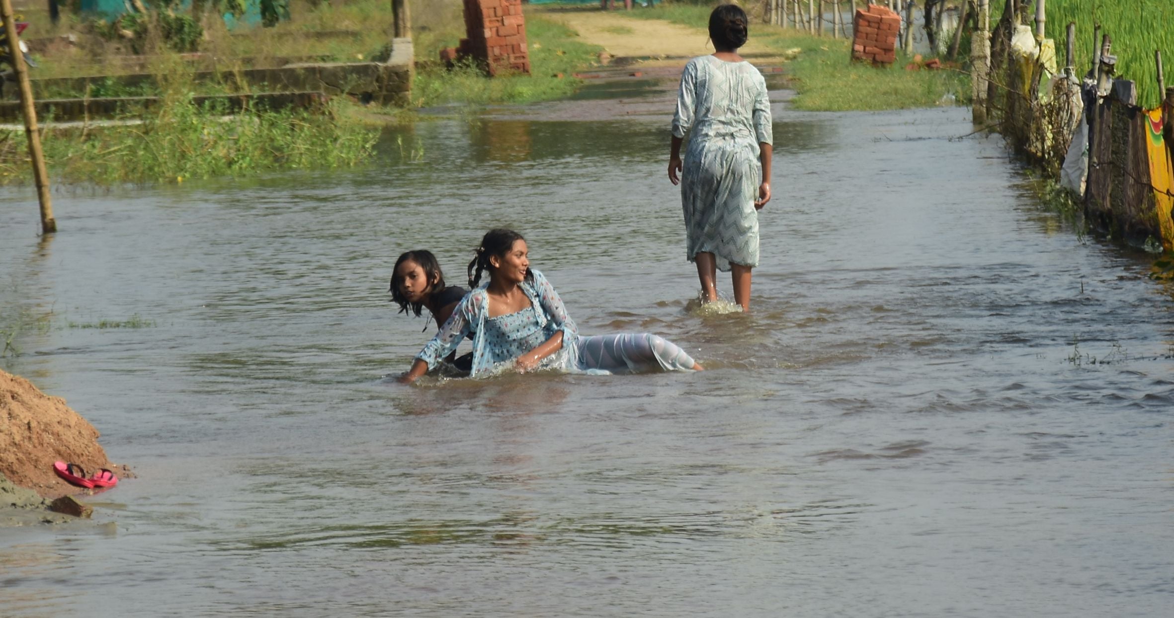 बख्शी का तालाब में बाढ़।