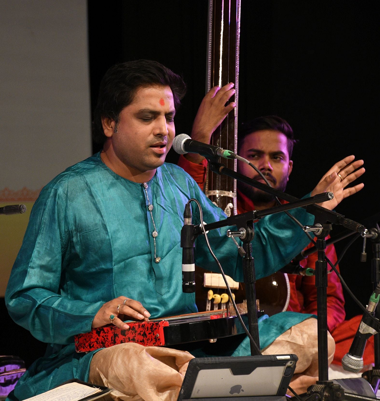 कथक और कजरी से सजी अवध की शाम