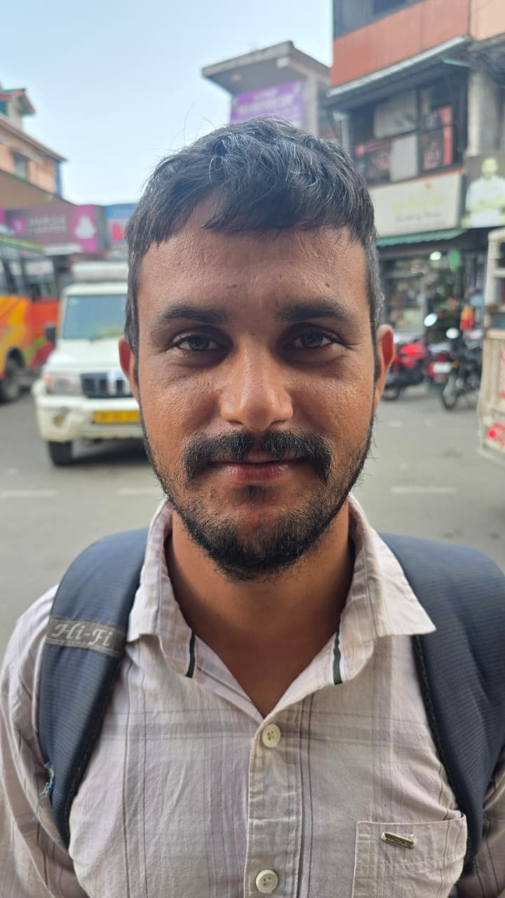 -राज कुमार,निवासी चंबोह।