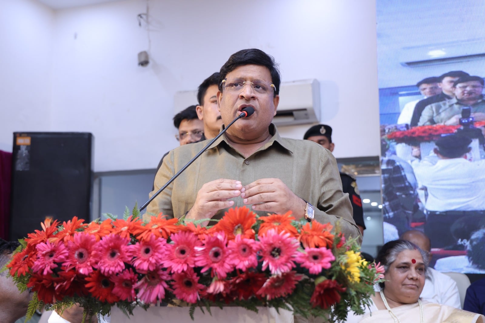 महाराजा अग्रसेन जयंती के कार्यक्रम में शामिल कैबिनेट मंत्री विपुल गोयल.  विज्ञप्ति