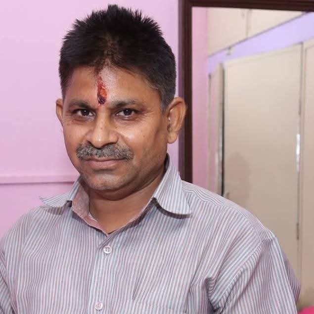 नालागढ़ बवासनी मांग पर सड़क के किनारे बैठे बंदरों के झुंड- संवाद।