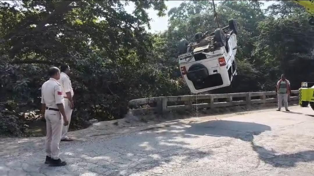 फोटो 11 सीकेटीपी 10 जानकी कुंड अस्पताल में मौजूद श्रद्धालु। संवाद